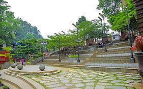 Residences By RedDoorz Near Rumah Mode